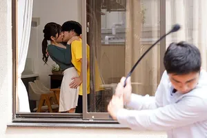 ông xã say xỉn, bà xã bị cả công ty của gã chồng xxx trong chuyến đi chơi nghỉ dưỡng